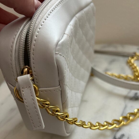 IMAN Quilted White Leather Crossbody Bag - Picture 4 of 9